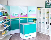 Verkaufsstand im Eingangsbereich des Hauptgebäudes bei Pharmachem.